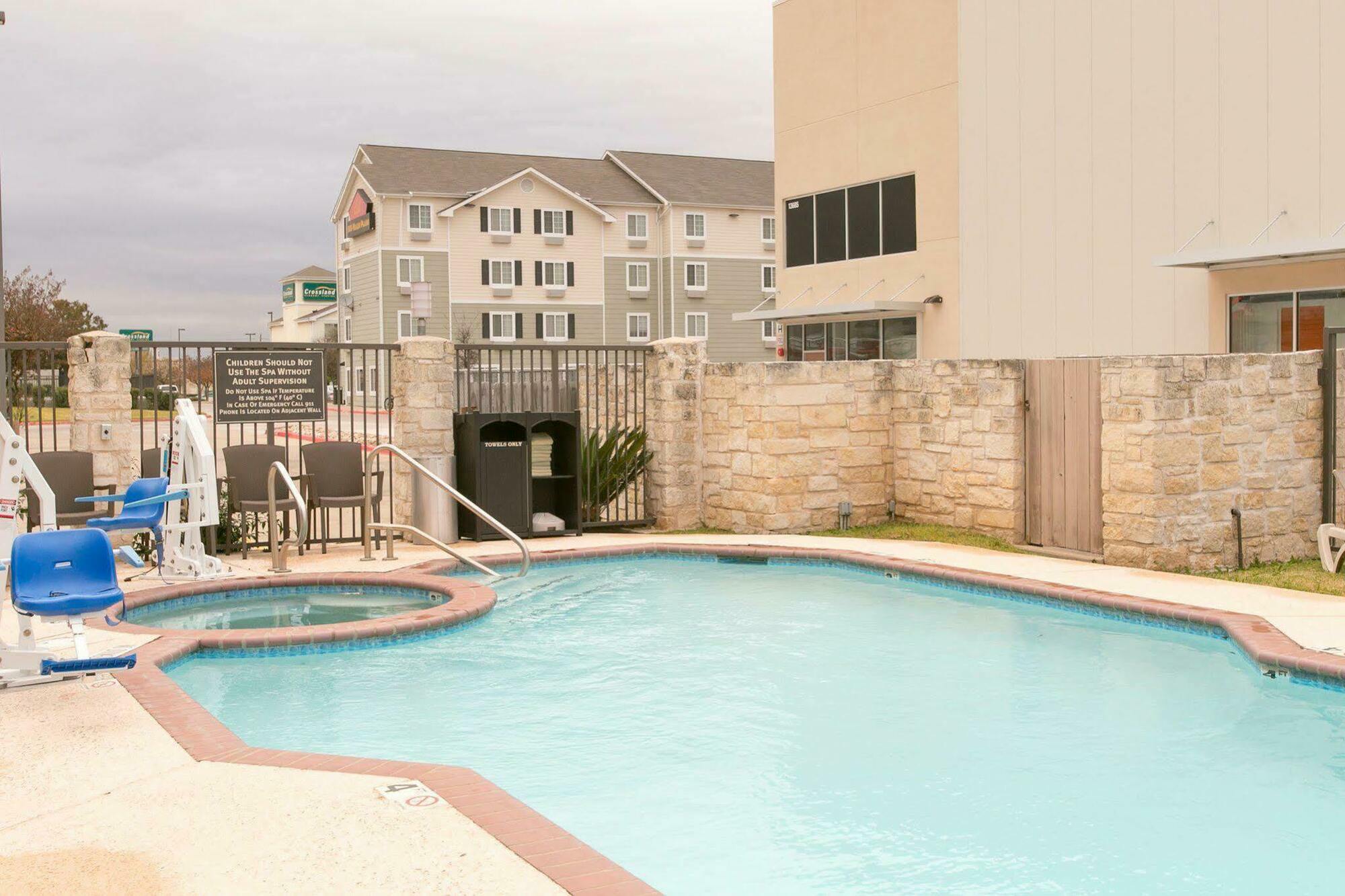 Comfort Suites Austin Nw Lakeline Exteriör bild
